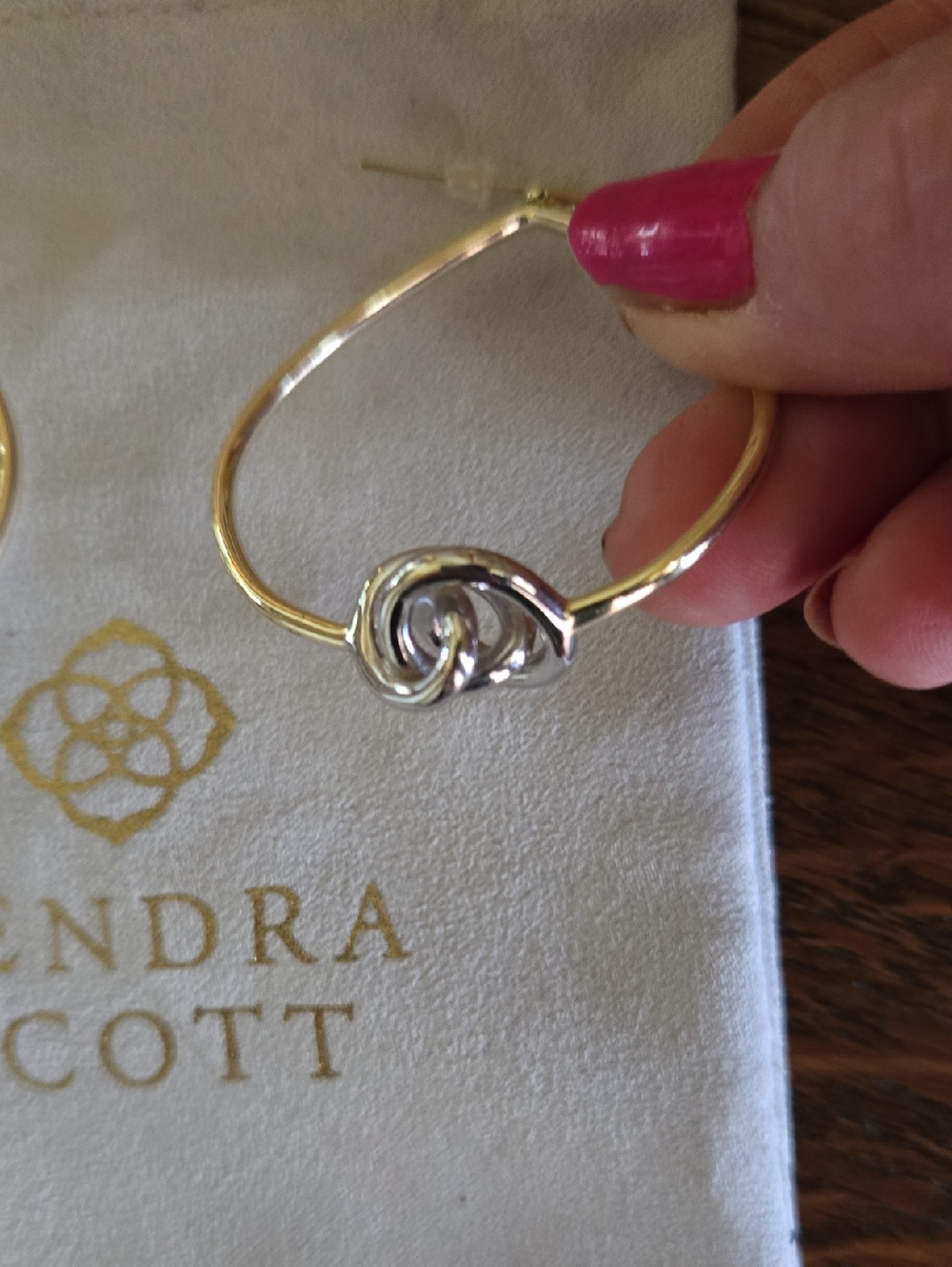 Kendra Scott Presleigh Love Knot Earrings In Gold With Silver Knots. - Picture 8 of 10